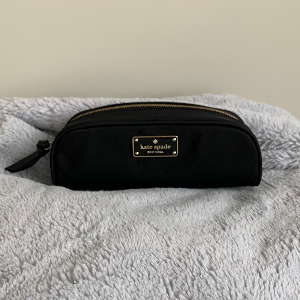 NWT kate spade small berrie wilson road travel/pencil case
